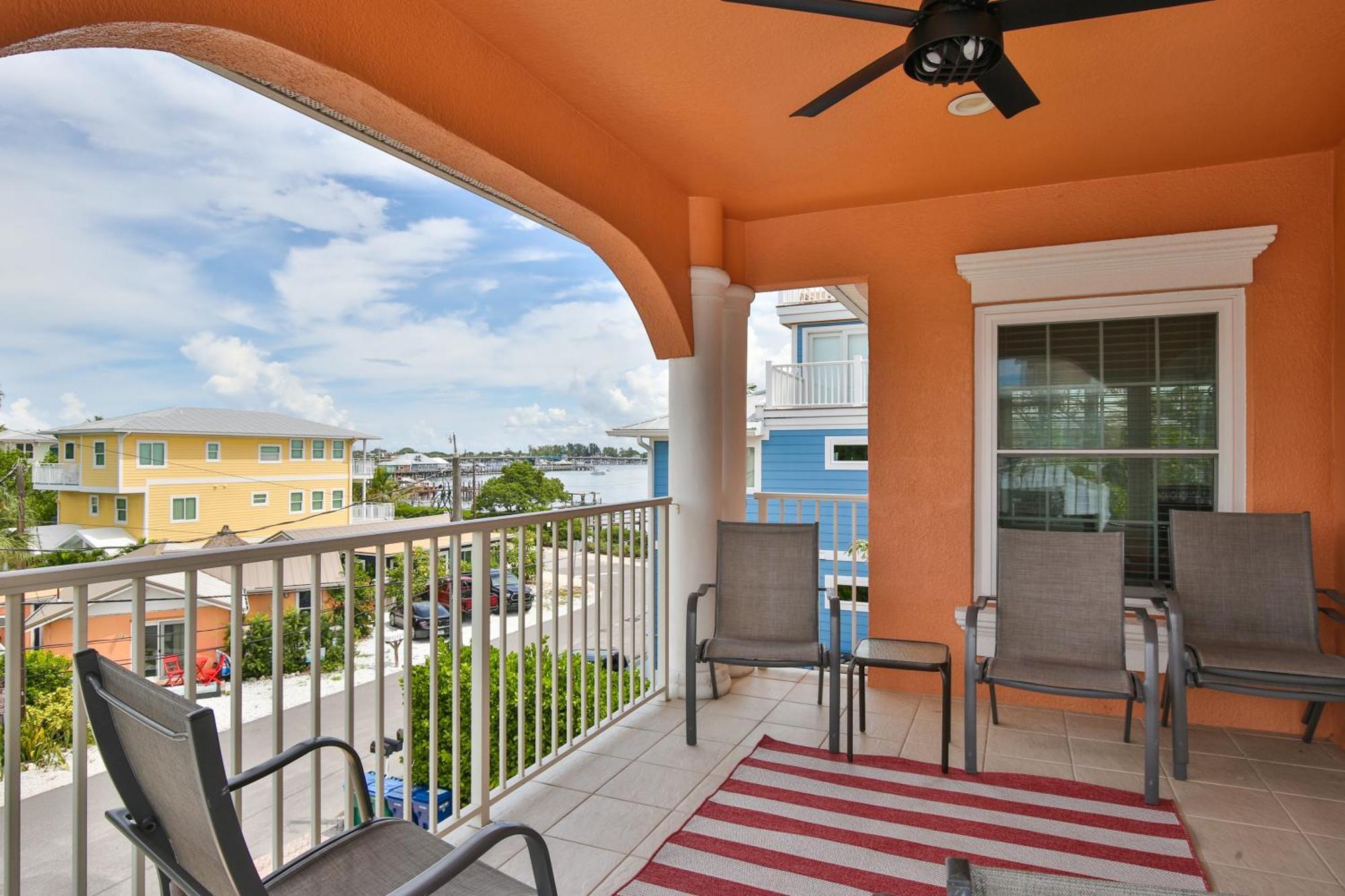 Hibiscus Hideaway B - Top Floor Unit Bradenton Beach Exterior photo